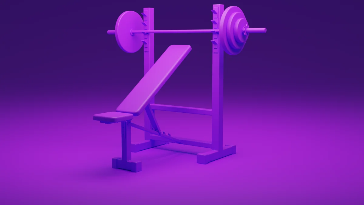 Paarse enkele fitnessbank drukset met halter en gewichten in een studio-achtergrond.